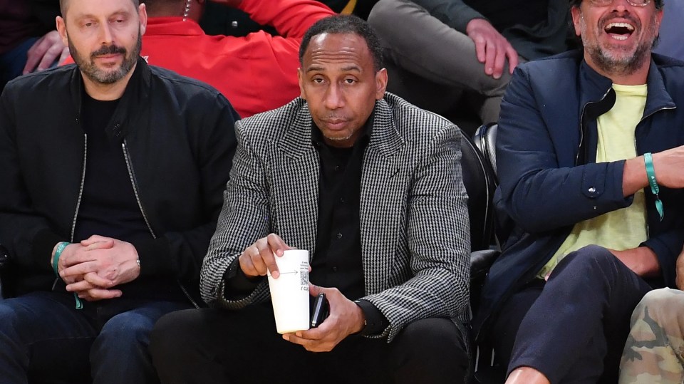 James confronted Smith while he was sitting curtsied at a Lakers-Knicks game which started this whole back-and-forth