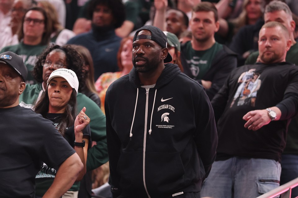 INDIANAPOLIS, INDIANA - MARCH 15: Jase Richardson #11 of the Michigan State Spartans (not pictured) father, Jason Richardson, looks on during the second half in the Big Ten men's basketball tournament semifinals against the Wisconsin Badgers at Gainbridge Fieldhouse on March 15, 2025 in Indianapolis, Indiana.  (Photo by Michael Reaves/Getty Images)